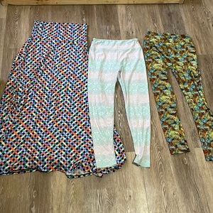 Lot of 3 like new LuLaRoe items (long skirt & 2 os leggings)